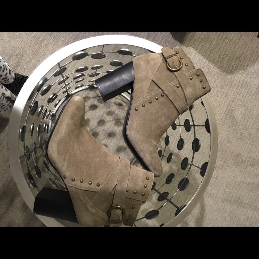 Boots - Picture 3 of 4